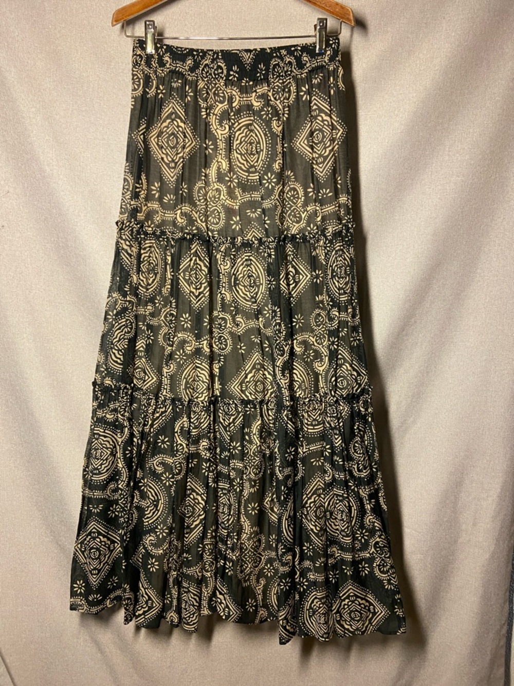 Jucca Skirt – Size 44 (US 6) – NWT
Made in Italy 100% Cotton